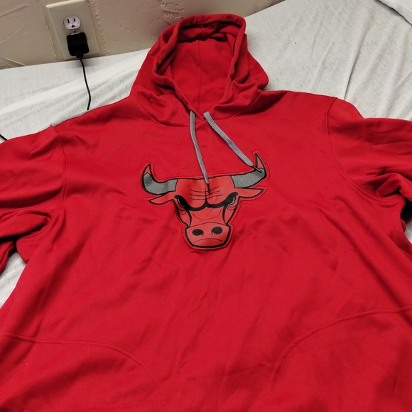 Gently used Chicago bulls sweater - Picture 2 of 5
